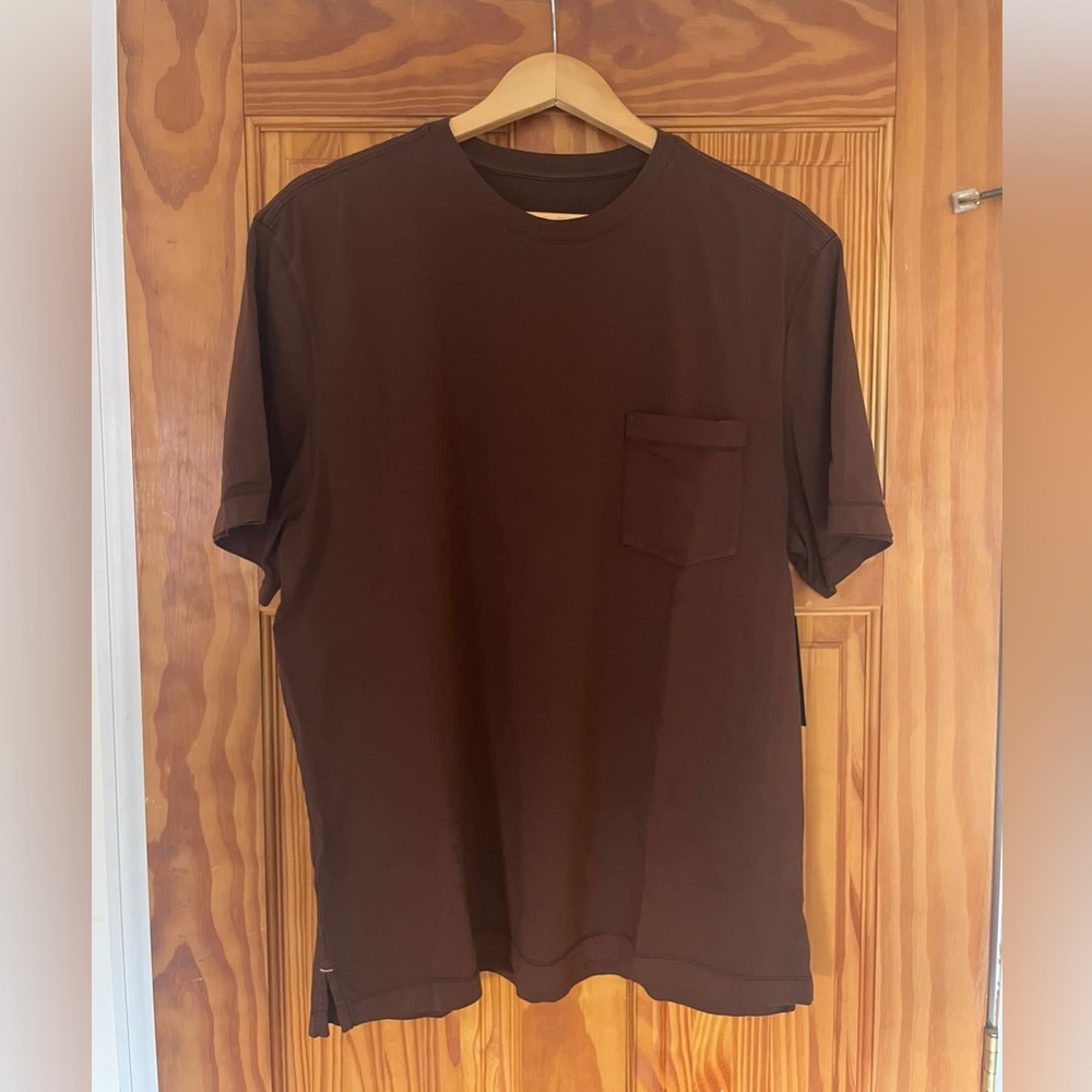 Banana Republic — Authentic SUPIMA T-Shirt